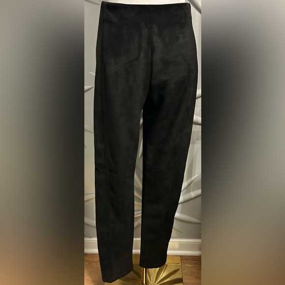 NWT Hunter & Brown SZ M black faux suede pull on leggings. Waist 28”-34” - Picture 2 of 3